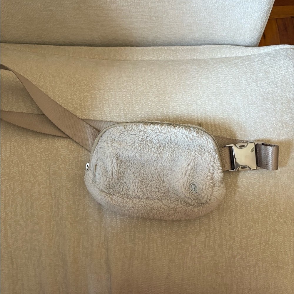 lululemon athletica Sherpa Crossbody Belt Bag in Cream